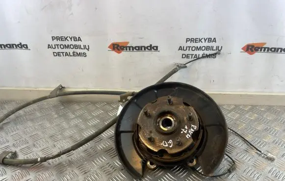 Toyota RAV 4 (XA40) Rear wheel hub