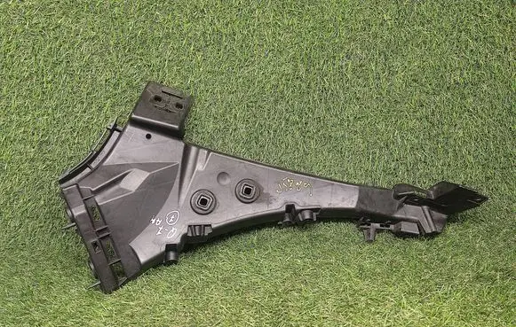 Audi Q7 4L Front bumper mounting bracket 4L0807283