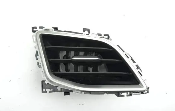 Volkswagen T-Roc Dashboard side air vent grill/cover trim 2GB819704H 05092022 2H00015572