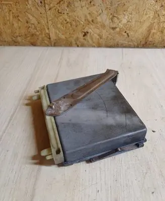 Volvo V70 Engine control unit/module 0281001592 P01270297 1T28S3168