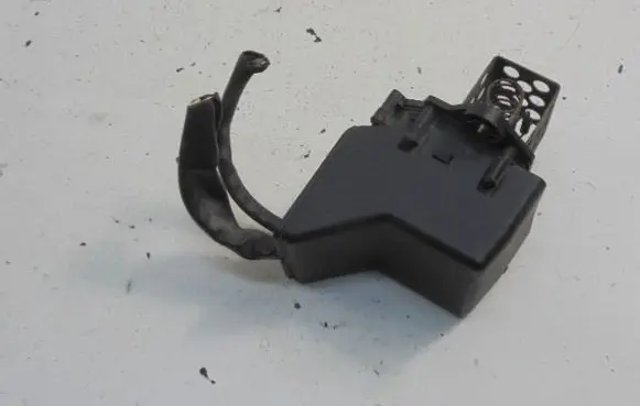 Citroen Berlingo Fan control module 9658508980