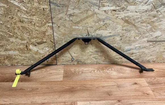 BMW 5 E60 E61 Radiator support slam panel bracket 7033745 10031013 17250404