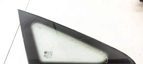Opel Zafira B Front triangle window/glass AS2