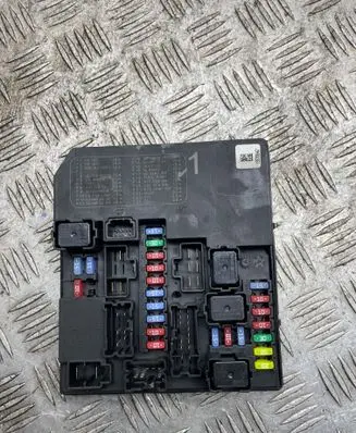 Nissan Navara Fuse module 254871B33R