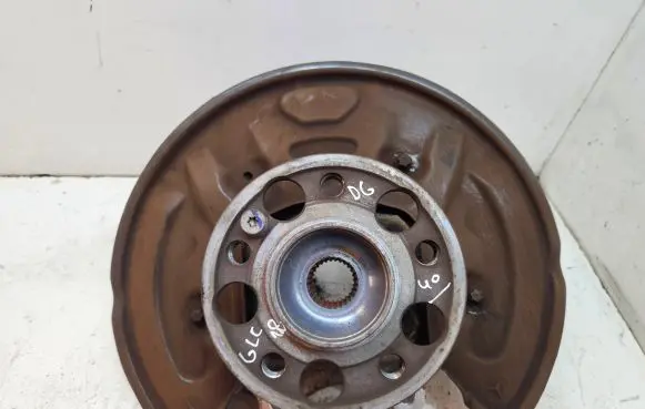 Rear wheel hub