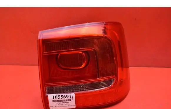 Volkswagen Touran II Rear/tail lights 01046810