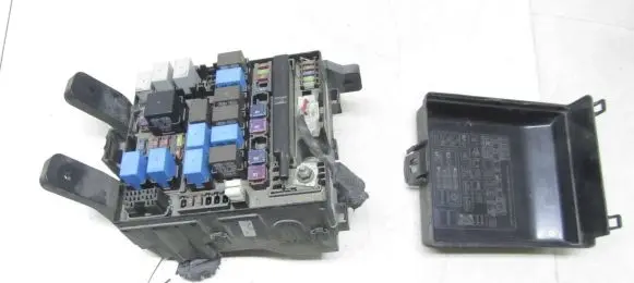 KIA Sportage Fuse box set 914353U501 20110203