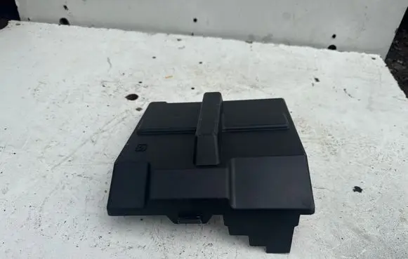 Opel Vivaro Fuse box cover 93856636 8200490003
