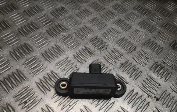 Mercedes-Benz ML W164 Acceleration sensor 0055422018 A0055422018