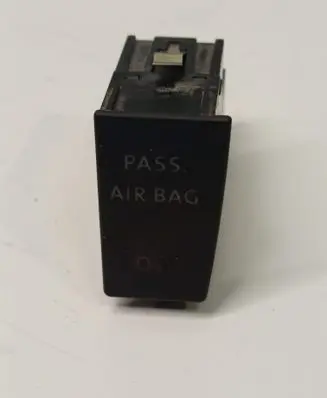 Passenger airbag on/off switch