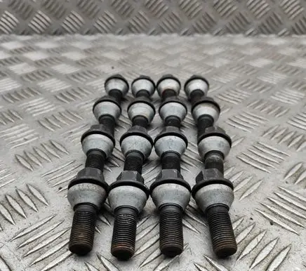 Nuts/bolts