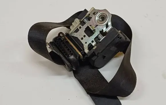 Ford Mondeo Mk III Front seatbelt 1S71F61295 1S71F61295AD