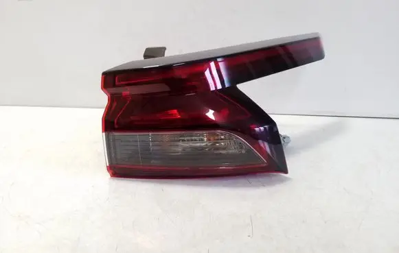 Nissan Qashqai J12 Rear/tail lights 2208D02F