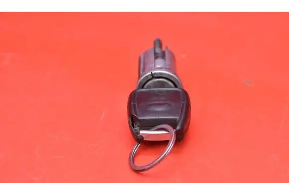 Opel Zafira A Ignition lock 13107754