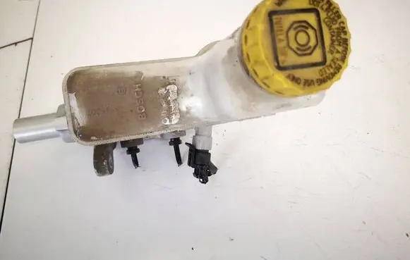 Brake fluid reservoir