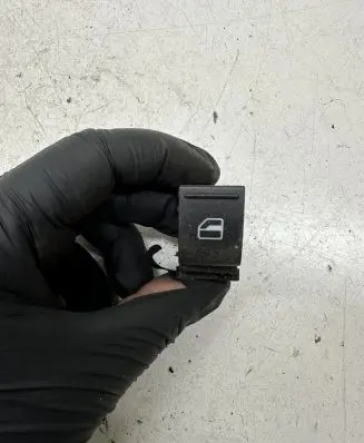 Volkswagen Golf V Electric window control switch 7L6959855B