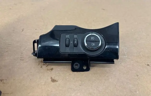 Chevrolet Orlando Light switch 13301758 251545