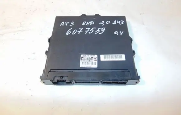Toyota Avensis T270 Start/Stop control module 8926005010