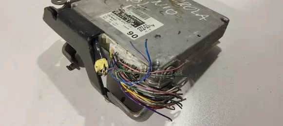 Toyota Corolla E120 E130 Engine control unit/module 8966602090 008342W 1001021