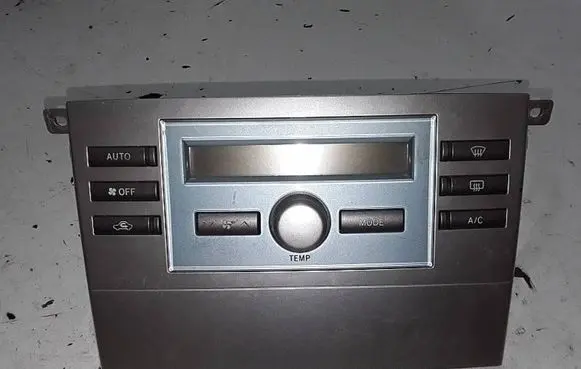 Toyota Corolla Verso E121 Climate control unit 559000F030