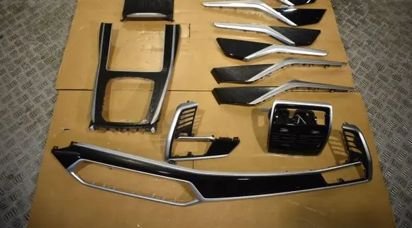 BMW X7 G07 Front door trim (molding) D3075555
