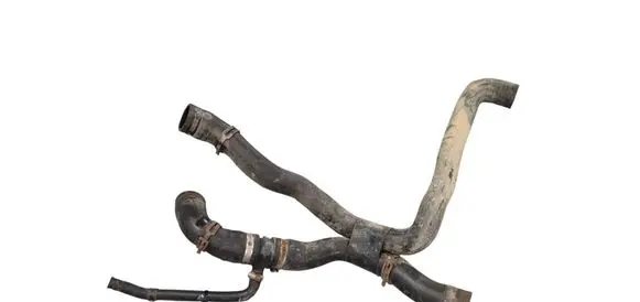 Engine coolant pipe/hose