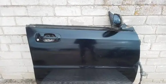 Subaru Impreza II Front door
