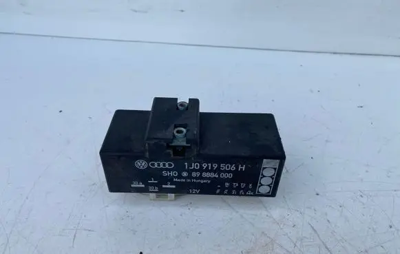 Audi A3 S3 8L Coolant fan relay 1J0919506H