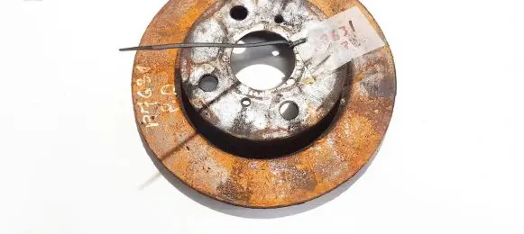 Toyota Yaris Front brake disc ventiliuojamas