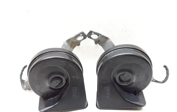 Volvo V70 Horn signal 31276805 31276806