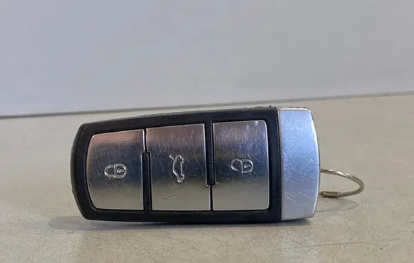 Volkswagen PASSAT CC Ignition key/card 