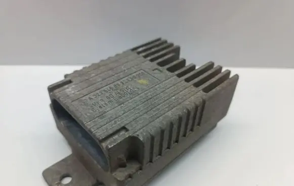 Mercedes-Benz A W168 Coolant fan relay A0235456832 E5001004 0235456832