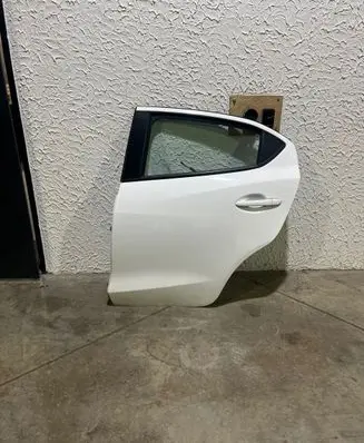 Mazda 2 Rear door D09L73010 S5267