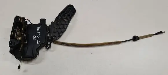 Seat Toledo II (1M) Rear door lock