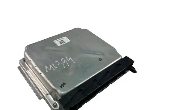 Volvo V70 Engine control unit/module ECU 30684877A