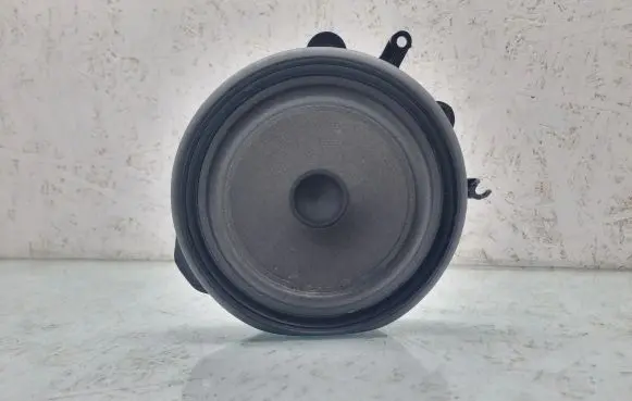 Audi A4 S4 B7 8E 8H Front door speaker 8E0035411