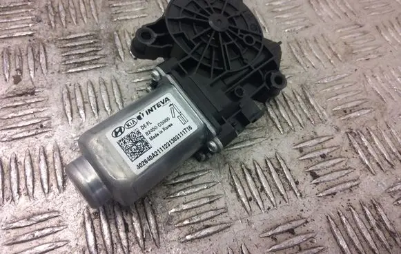 KIA Niro Front door window regulator motor 82450g5000
