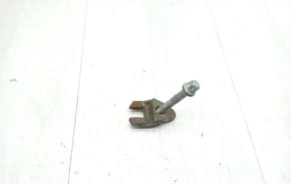 Ford Mondeo MK IV Fuel Injector clamp holder