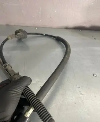 Gear shift cable linkage