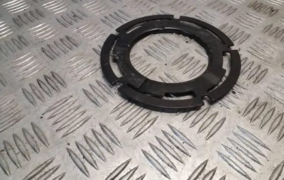 Jeep Patriot In tank fuel pump screw locking ring/nut