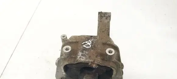 Volkswagen Tiguan Engine mount bracket 5N0199262