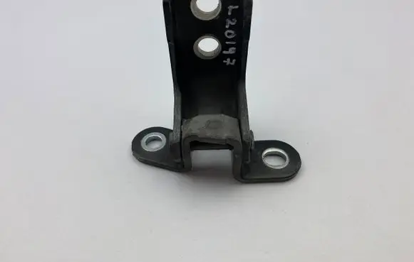 Toyota Prius (XW30) Front door upper hinge