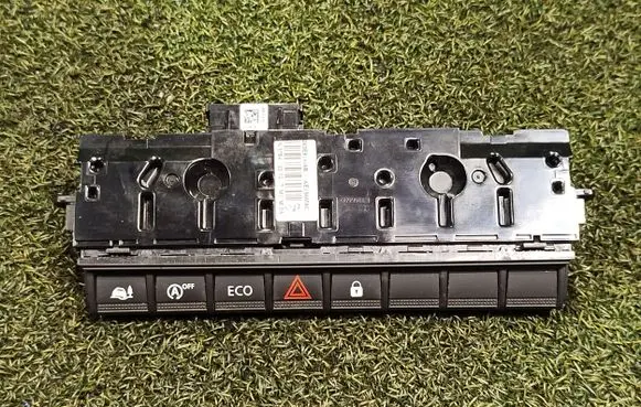Renault Trafic III (X82) Hazard light switch 283E81404R
