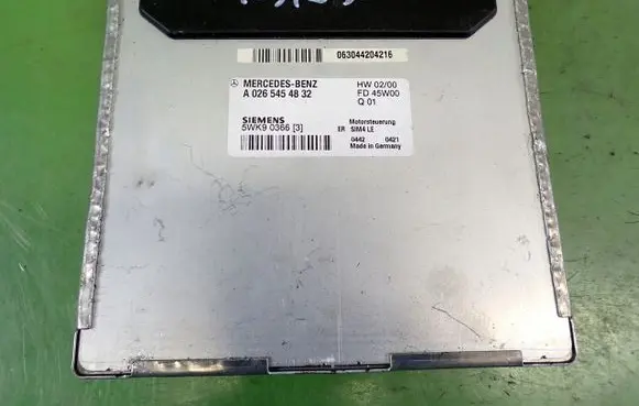 Mercedes-Benz E W210 Engine control unit/module ECU A0265454832