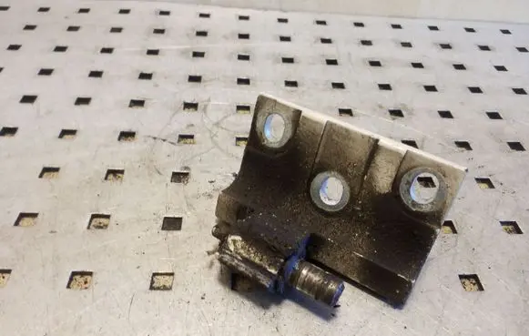 Volkswagen Crafter Front door lower hinge 