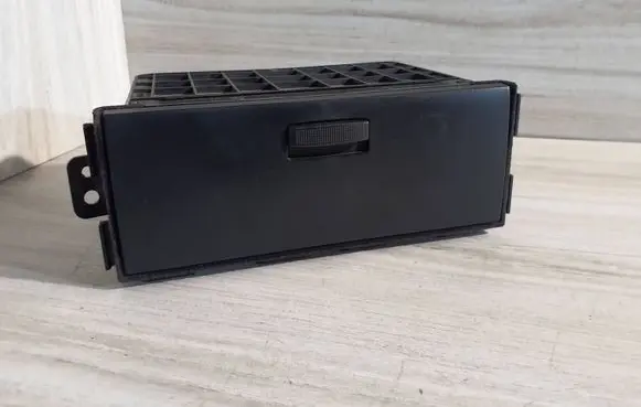 Chevrolet Captiva Dashboard storage box/compartment 
