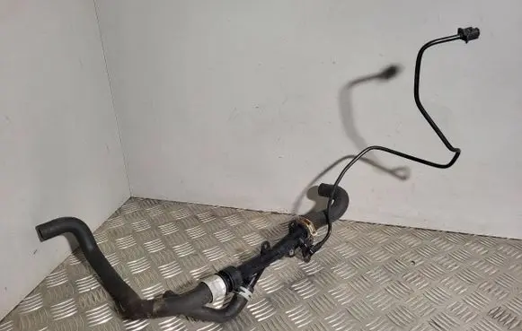 Renault Trafic III (X82) Engine coolant pipe/hose 1320783