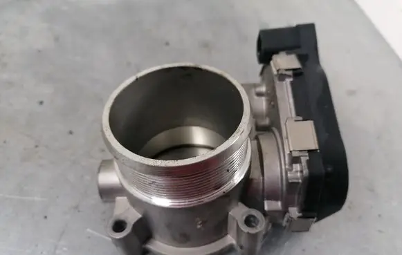 Audi A6 S6 C6 4F Throttle valve 70370371 20T062