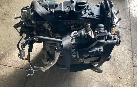 Volvo V40 Engine