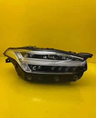 Volvo XC90 Headlight/headlamp 31655703